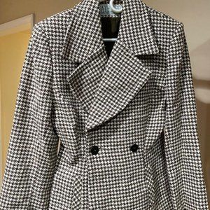 Large houndstooth fabric coat